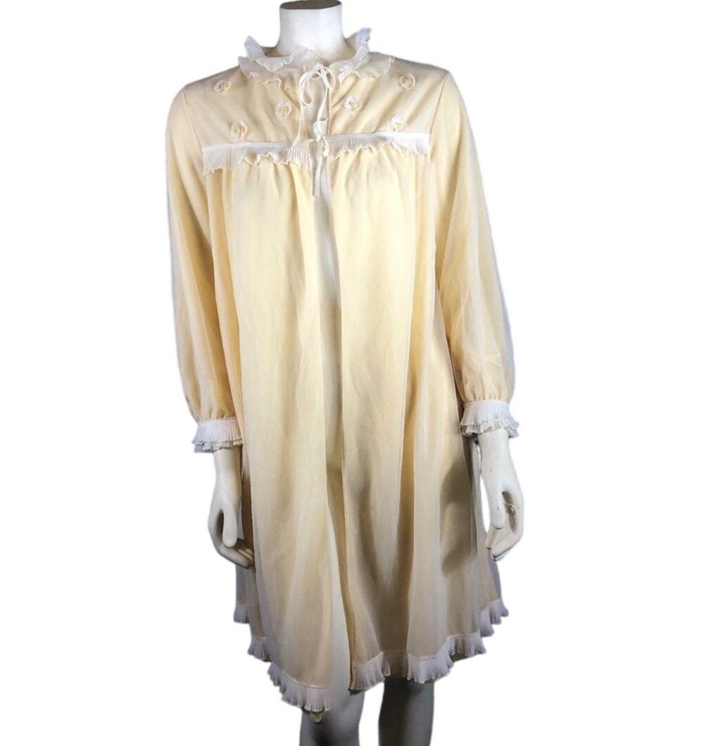 Vintage Victorian Frilled high neck tulle robe in yellow & white size 5
